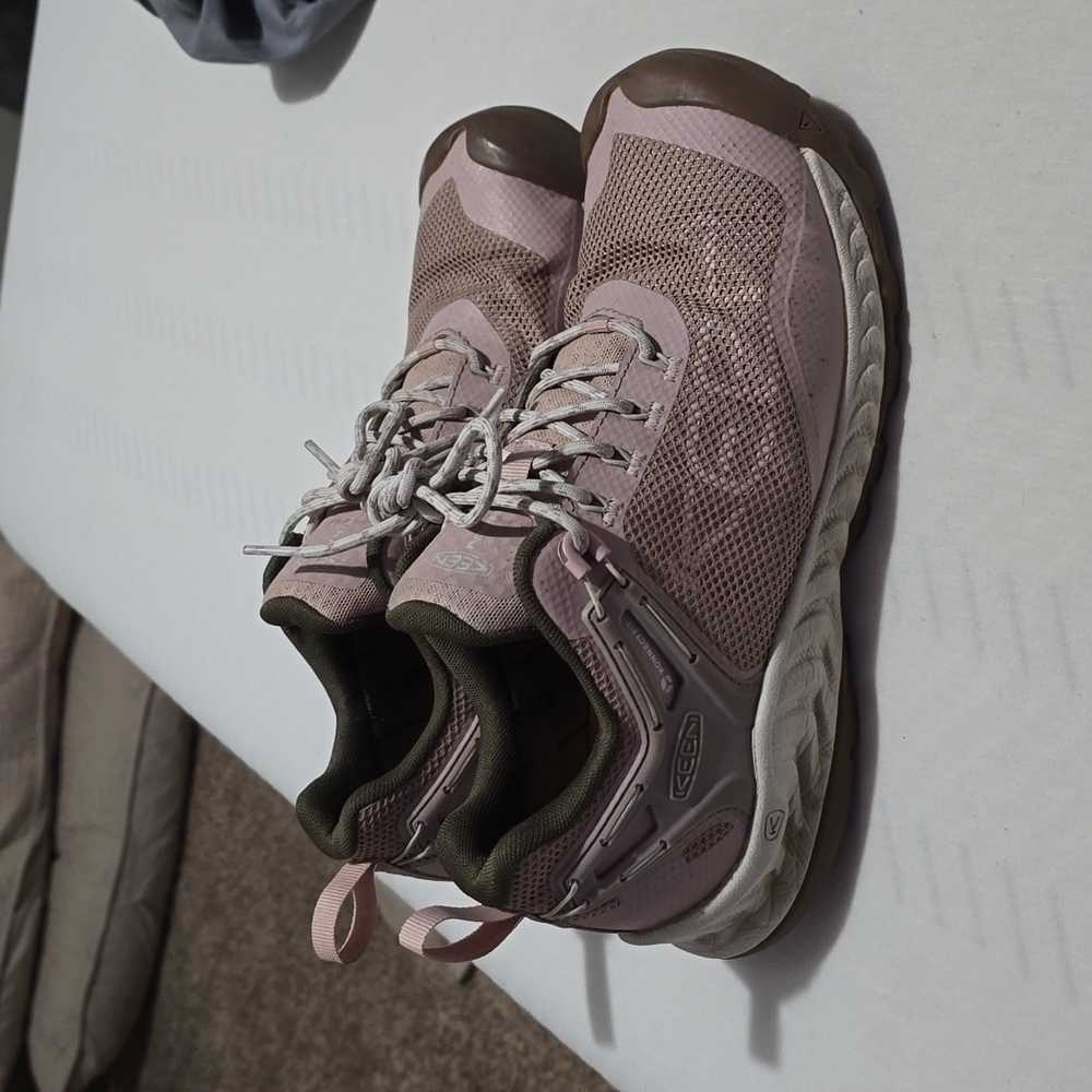 EUC Keen Hiking/Tennis Shoe/Sneaker